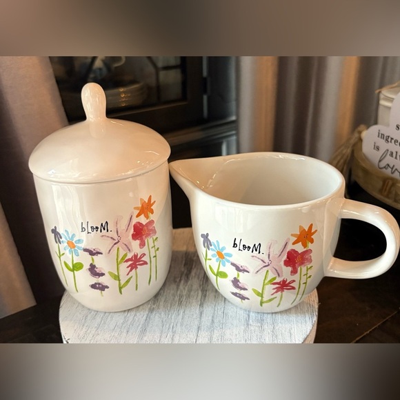 Rae Dunn Artisan Collection BLOOM Cream and Sugar Set - Picture 1 of 3